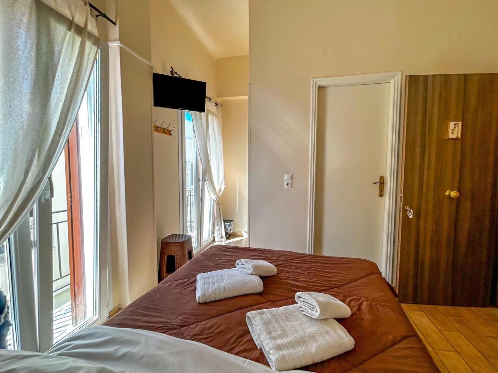 Central 9 Rooms Ermoupoli Kamer foto